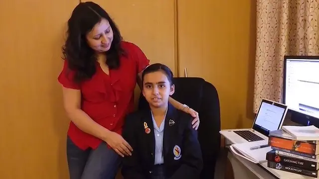 Freya Mangotra bersama sang ibu (Tangkapan layar Birmingham Live)