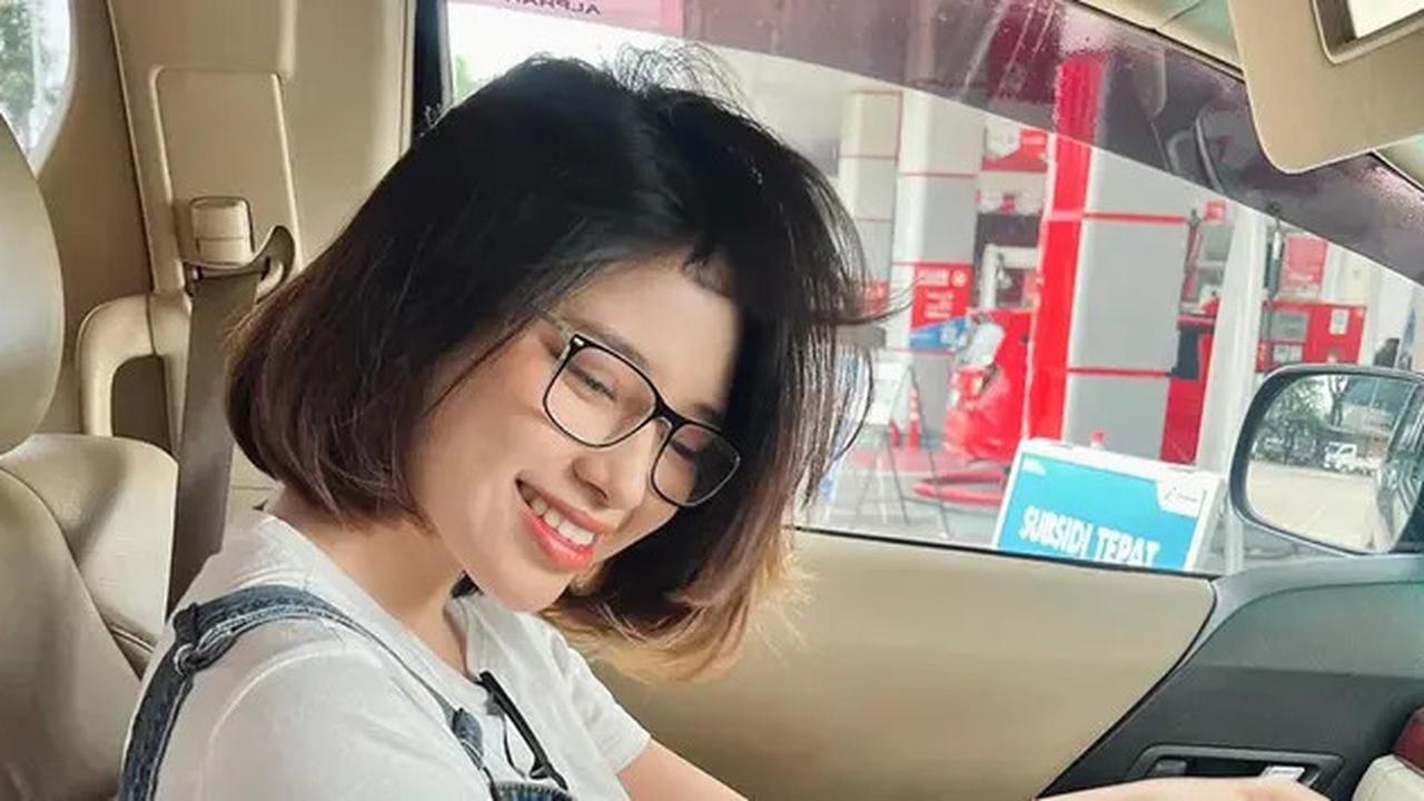 Gaya Rambut Ini Bisa Buat Wajah Bulat Terlihat Lebih Tirus