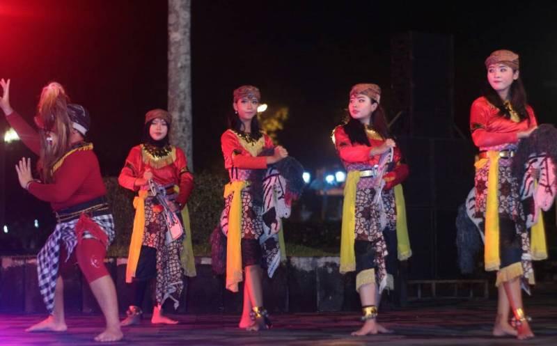 Barongan Blora Pukau Penonton Java Ethnic Artnival Citizen6