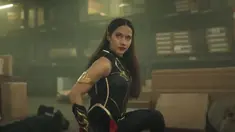Sang sutradara Upi, mengatakan peran Pevita dalam film Sri Asih 80 persen merupakan aksi bela diri. Pevita juga mengatakan jika dijumlah secara keseluruhan dirinya mempersiapkan diri untuk film Sri Asih selama 3 tahun. (Instagram/@sriasihmovie.official)