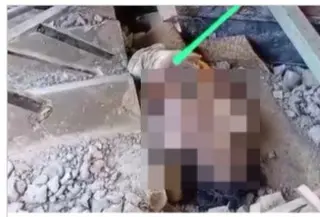 Seorang ibu ditemukan tewas dengan kondisi masih memeluk bayinya di bawah reruntuhan rumah akibat gempa (Istimewa)