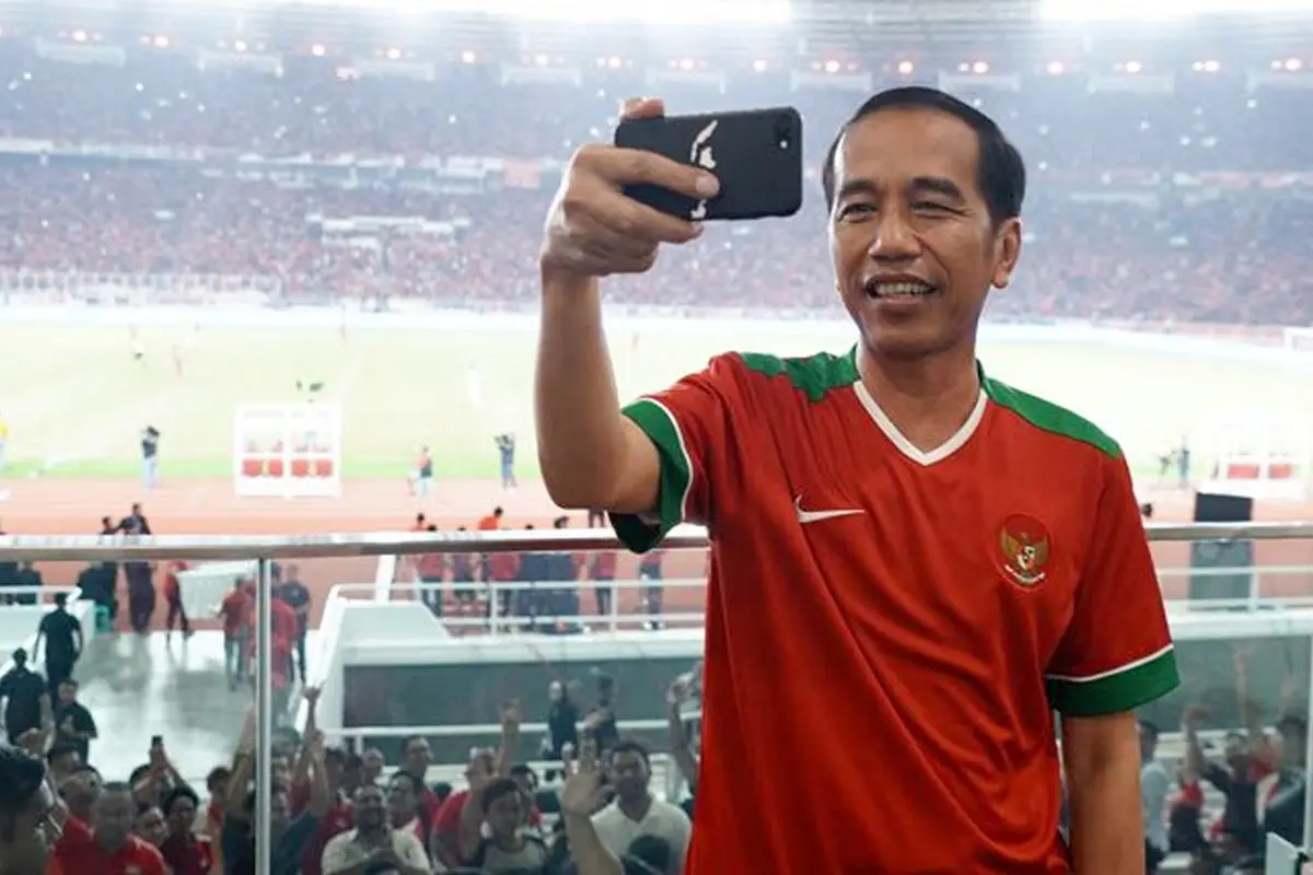 Presiden Jokowi Nge Vlog di Final Piala Presiden