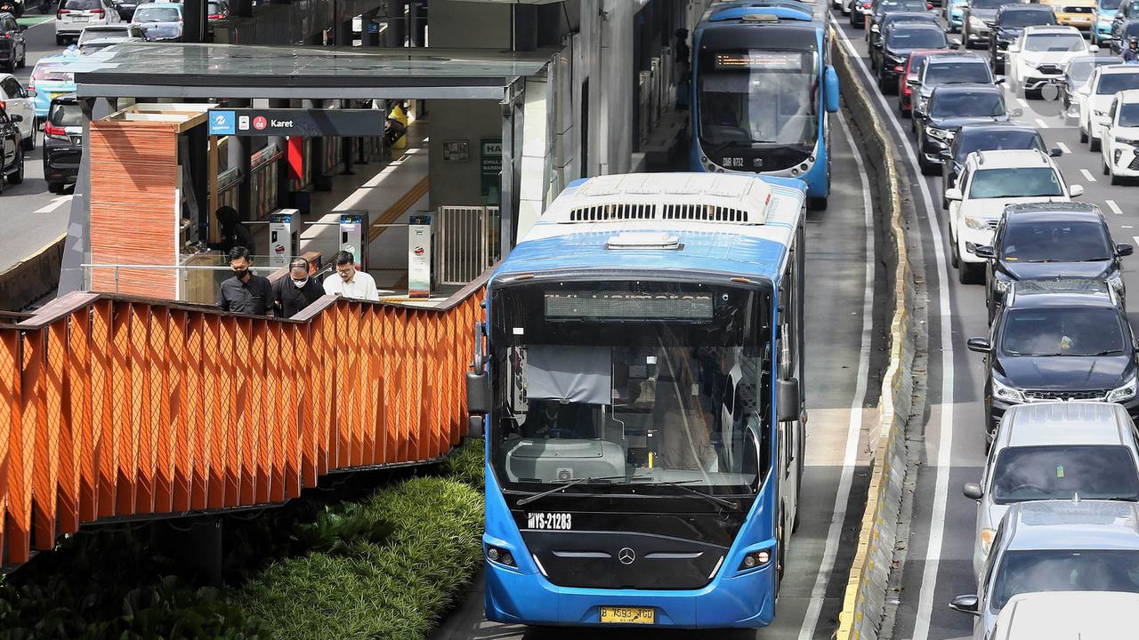 Transjakarta Tambah Jam Rute 1W untuk Konser Ancol