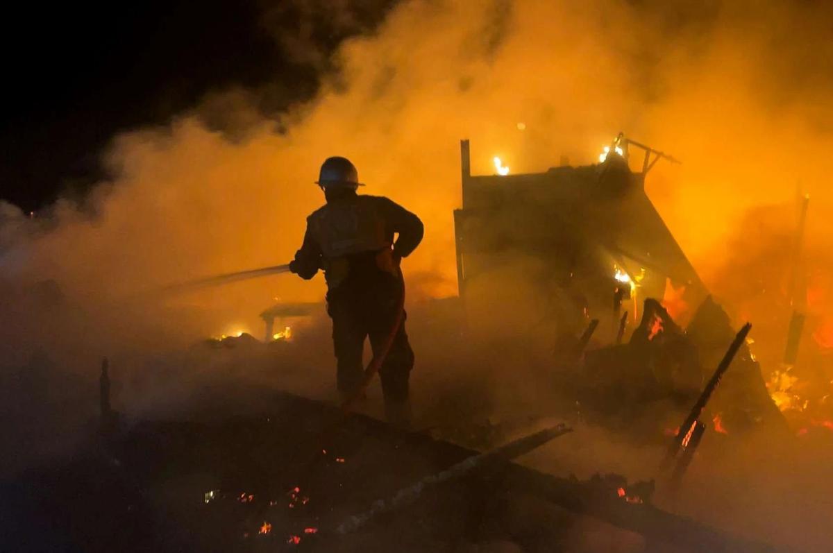 Serangan udara Israel hantam tenda pengungsi di Jalur Gaza