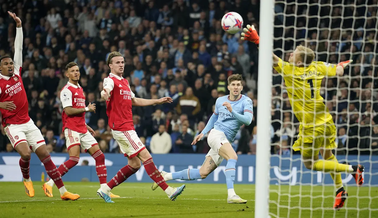 <p>Dengan kemenangan ini Manchester City makin memperbesar peluang menyalip Arsenal di puncak klasemen Liga Inggris. (AP Photo/Dave Thompson)</p>