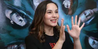 Chelsea Islan kembali membintangi film horor. Sebelum Iblis Menjemput Ayat 2 akan segera hadir di seluruh bioskop Indonesia mulai 27 Februari 2020. Dalam film ini, Chelsea kembali menjadi pemeran utama dan memerankan karakter Alfie. (Daniel Kampua/Fimela.com)