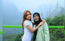 Sweet! Potret Kebersamaan Lady Rara dengan Ibunda saat Liburan, Selalu Luangkan Waktu untuk Keluarga