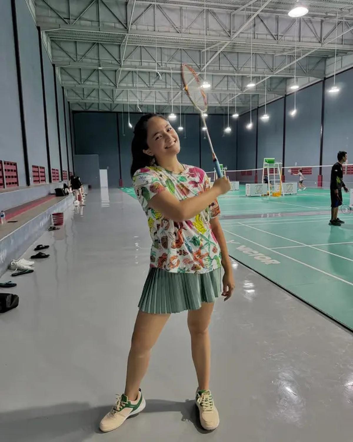 8 Outfit Olahraga Colorful ala Marshanda, Tampil Simpel Namun Stylish