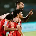 Top 3 Berita Bola: Sikat Arema FC, Persija Jakarta Kembali ke Puncak