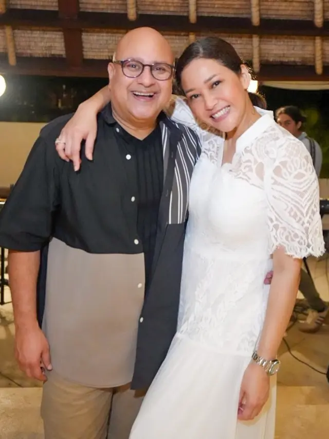 Pilihan Model Dress Brokat Putih Maia Estianty
