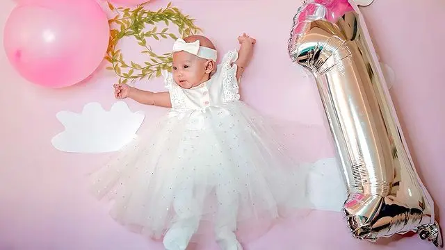 6 Potret Menggemaskan Baby Moana, Putri Ria Ricis dalam Balutan Busana Daerah hingga Jadi Putri Duyung