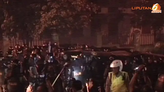 Diusir dari Gedung DPR, Mahasiswa Kocar-kacir ke Slipi