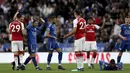 Bek Arsenal, Konstantinos Mavropanos, mendapat kartu merah saat melawan Leicester City pada laga Premier League di Stadion King Power, Kamis (10/5/2018). Leicester City menang 3-1 atas Arsenal. (AP/David Davies)