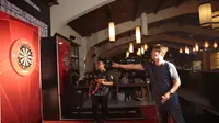 Kalahkan Pemain Tuan Rumah, Rudy Rustandi Juara G Darts Trophy Bandung