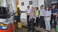 Jelang Mudik Lebaran, Awak Bus di Terminal Jatijajar Diperiksa Petugas Gabungan