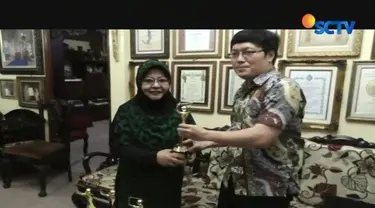 Waldjinah meraih anugrah penghargaan AMI Awards 2017 untuk kali kelima. Waldjinah menyabet penghargaan karya produksi keroncong kontemporer