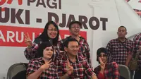 Saat Warga Berebut Foto Bersama Ahok