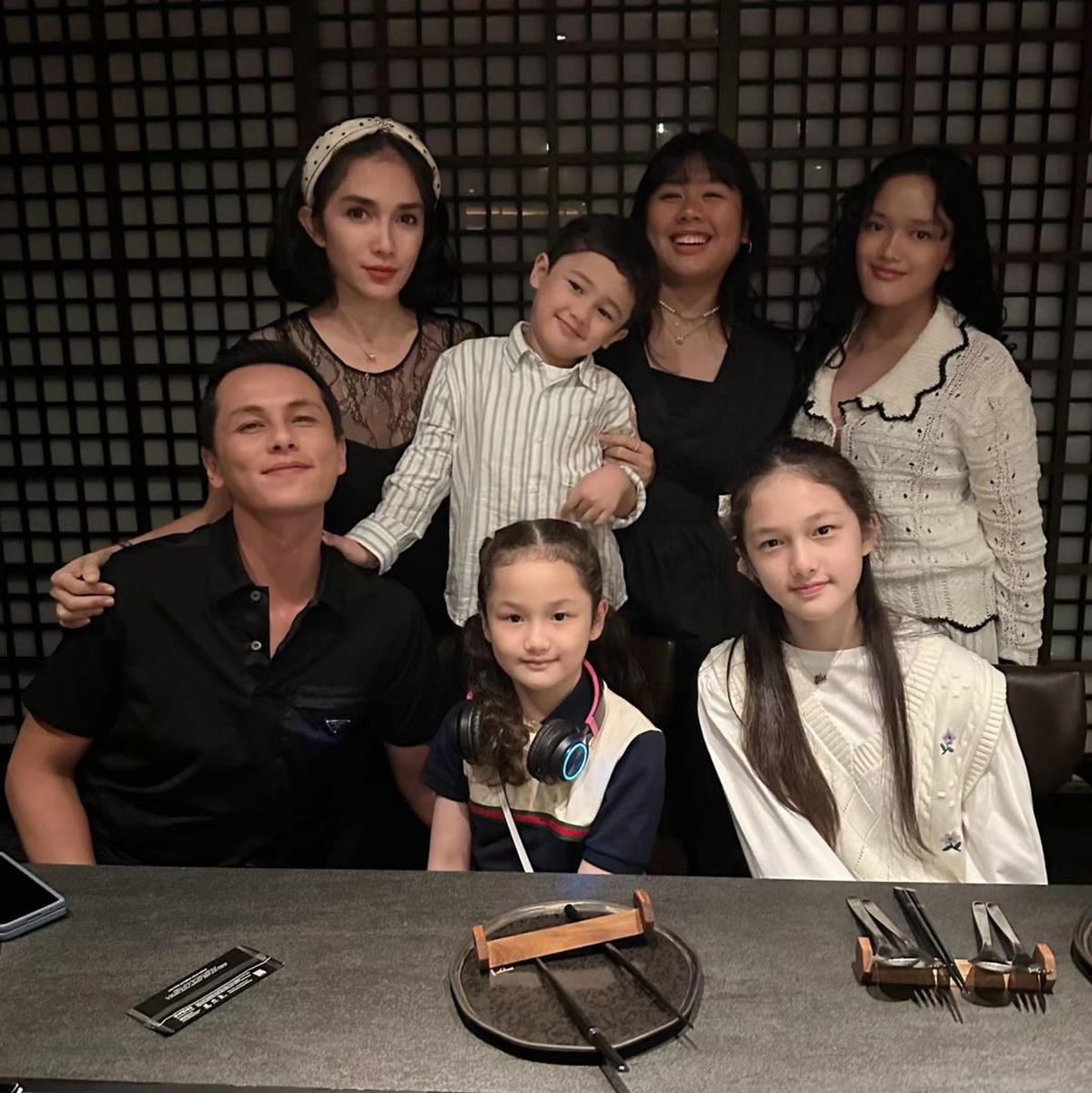 7 Artis Pria yang Bagikan Momen Kompak Bersama Anak, dari Gading Marten hingga Raffi Ahmad