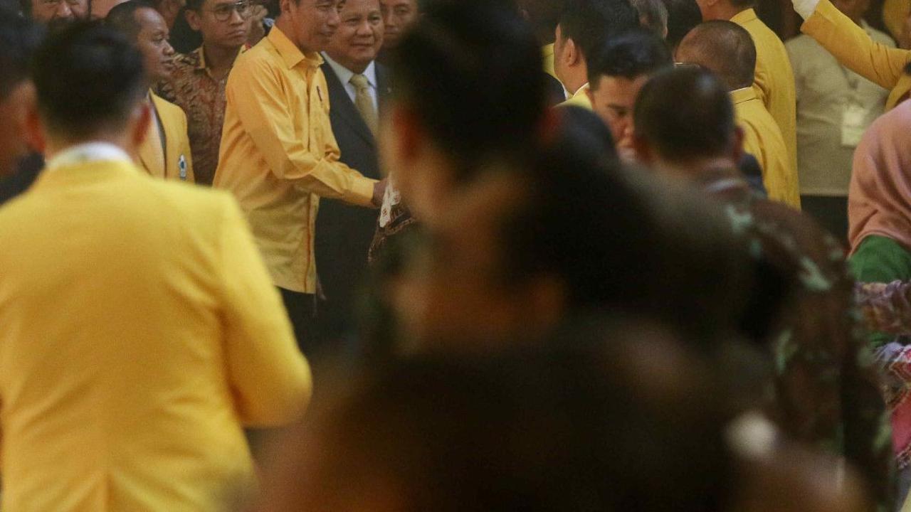 Presiden Joko Widodo atau Jokowi menghadiri acara penutupan Musyawarah Nasional (Munas) XI Partai Golkar di JCC Senayan, Jakarta, Rabu (21/8/2024). Dalam pidatonya, Jokowi menyinggung pohon beringin yang merupakan lambang Partai Golkar. Menurutnya, jika m