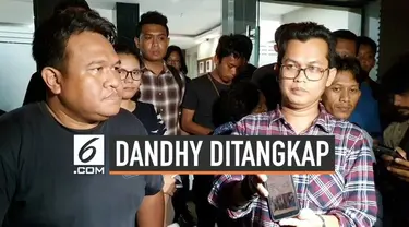 Aktivis Dandhy Laksono diperiksa polisi selama beberapa jam terkait isi unggahannya di Twitter. Ia ditanyai soal motivasi dari isi cuitannya terkait peristiwa kericuhan di Papua.