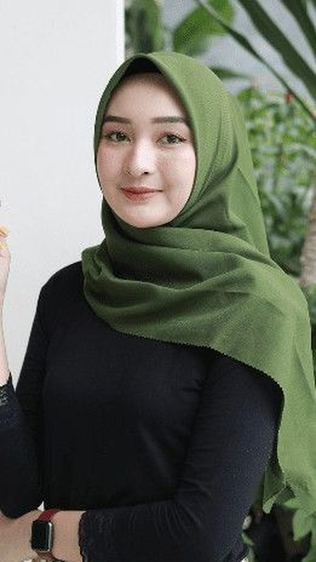 6. Hijab Olive: Ketenangan yang Segar