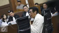 Saksi dokter ahli forensik Slamet Purnomo yang mengotopsi Wayan Mirna Salihin memberikan keterangan dalam sidang lanjutan Jessica Kumala Wongso di Pengadilan Negeri Jakarta Pusat, Rabu (3/8). (Liputan6.com/Immanuel Antonius)