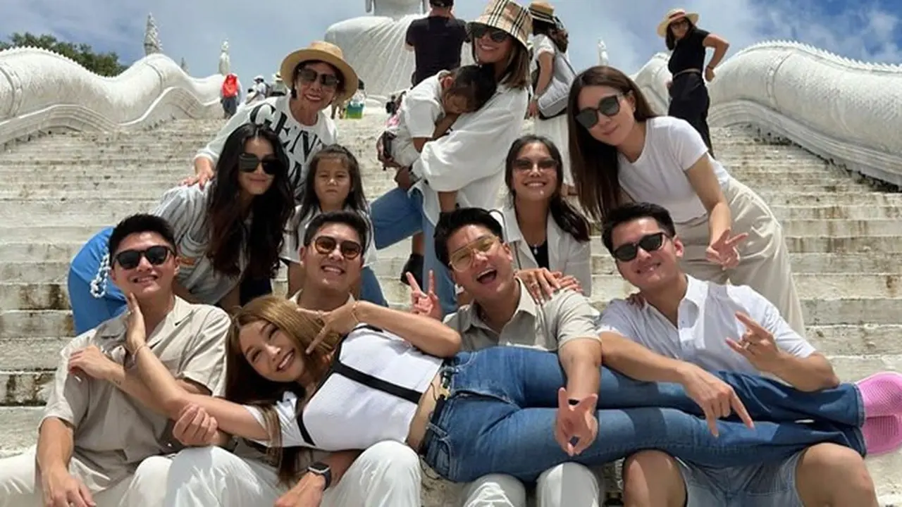 8 Potret Seru Lucinta Luna dengan Keluarga Boy William, Dianggap Saudara Sendiri