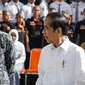 Presiden Joko Widodo atau Jokowi meninjau kegiatan belajar mengajar di Sekolah Menengah Kejuruan (SMK) di Semarang, Jawa Tengah. Dia ditemani oleh Gubernur Jateng Ganjar Pranowo. (Foto: Istimewa).
