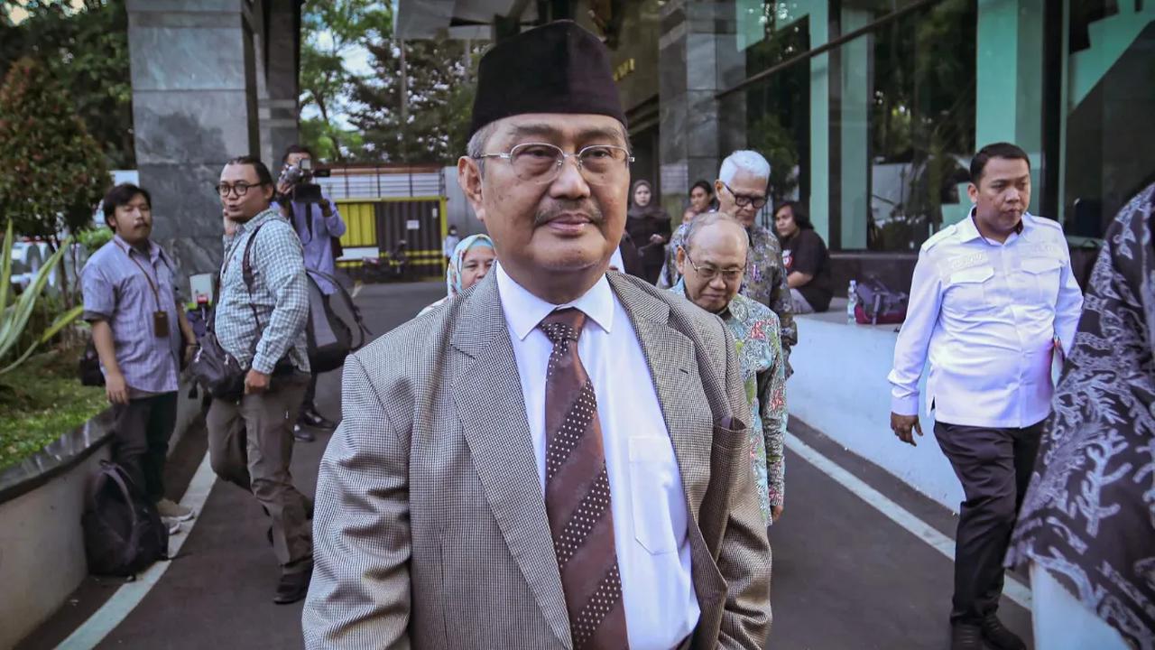 Jimly pun mengaku banyak sekali masalah yang dilaporkan dalam perkara dugaan pelanggaran etik yang dilakukan sembilan hakim MK.<br>