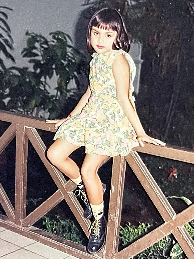 Unggah Potret Masa Sekolah, Ini 8 Potret Lawas Vicky Shu yang Curi Perhatian