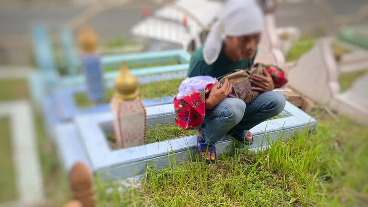 Ayah Ini Tak Bisa Kuburkan Bayinya yang Baru Meninggal, Alasannya Bikin Sedih