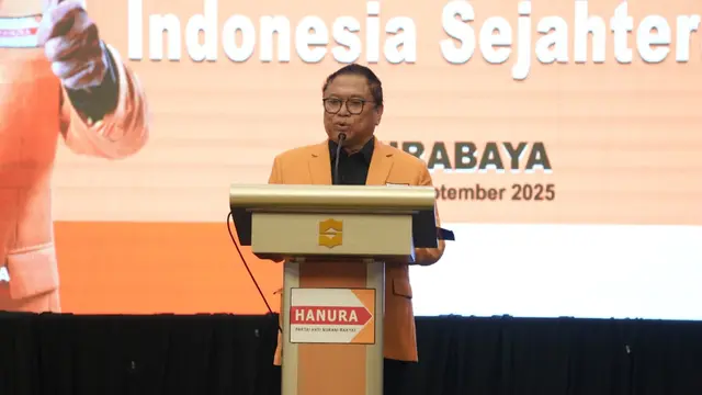 Ketua Umum Dewan Pimpinan Pusat (DPP) Partai Hanura Oesman Sapta Odang membuka Bimbingan Teknis (Bimtek) Nasional Hanura, Jumat malam (12/9/2025).