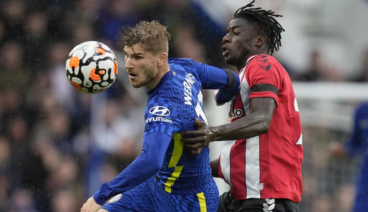 Unggul jumlah pemain membuat Timo Werner dan kawan-kawan lebih leluasa mengurung pertahanan Southampton. (AP/Kirsty Wigglesworth)