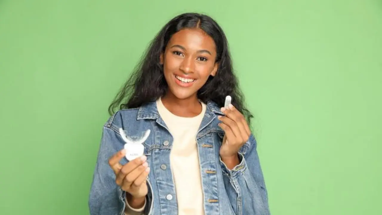 KLAR Teeth Whitening Kit with LUSENS+