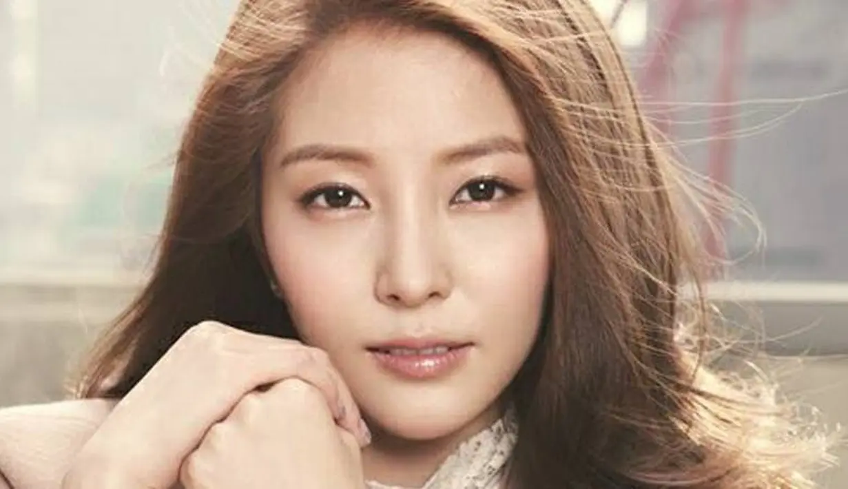 Baru-baru ini, pelantun The Only One kembali membuat netizen terpukau. Bukan hanya kemampuan olah vokalnya, BoA justru dipuji awet muda. (Koreaboo/Bintang.com)