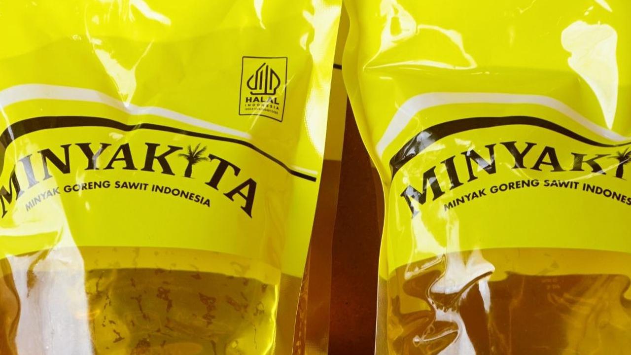 Ini Perbedaan Minyak Curah dan Minyakita