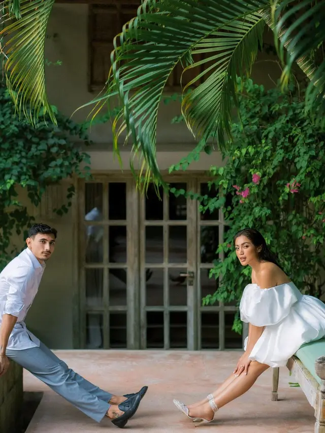 7 Potret Prewedding Jessica Iskandar dan Vincent Verhaag dengan Nuansa Serba Putih