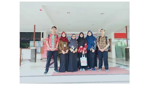 Foto Netizen Saat Enggak Sengaja Pakai Filter Ini Bikin Senyum-senyum