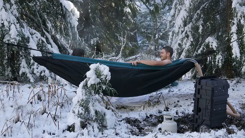 Hydro Hammock: Sensasi Mandi Air Panas di Alam Liar