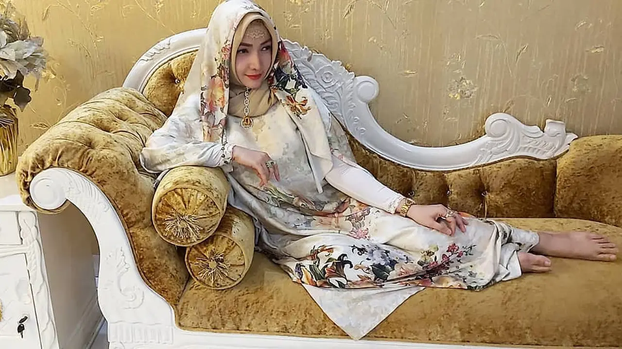 7 Potret Penampilan Terbaru Roro Fitria Usai Bebas, Makin Religius