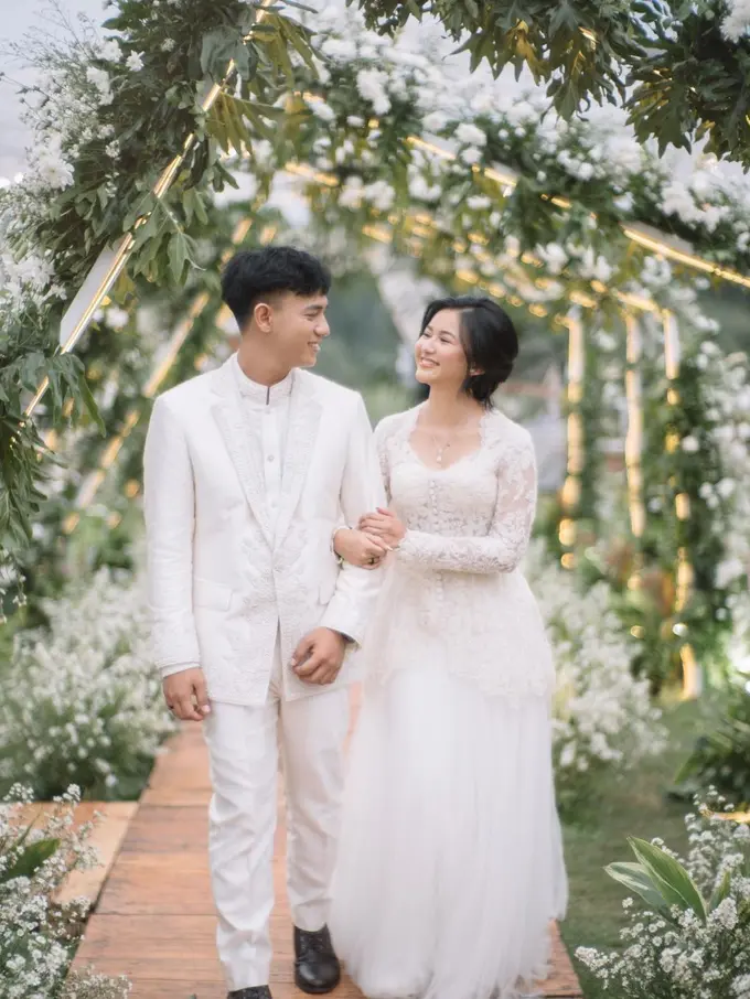 Kebaya pengantin Adinda Azani