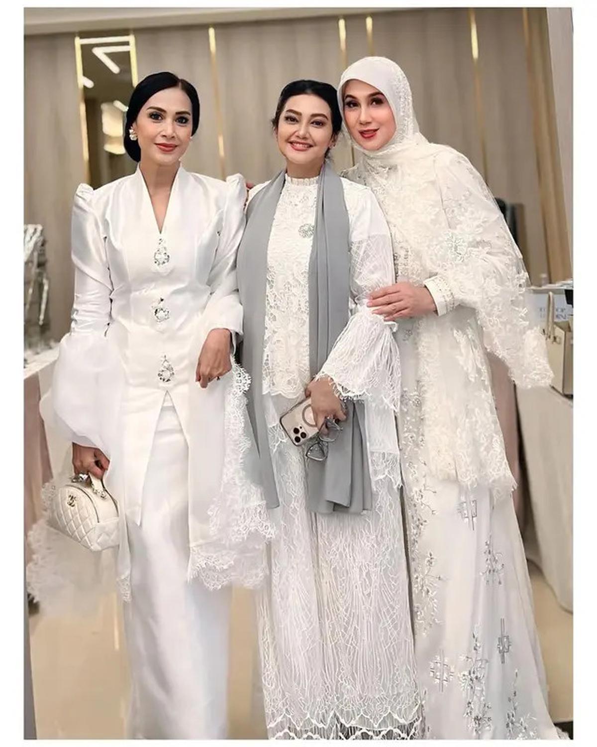 6 Potret Bella Saphira, Diah Permatasari dan Marini Zumarnis di Acara Pengajian, Tampil Memukau