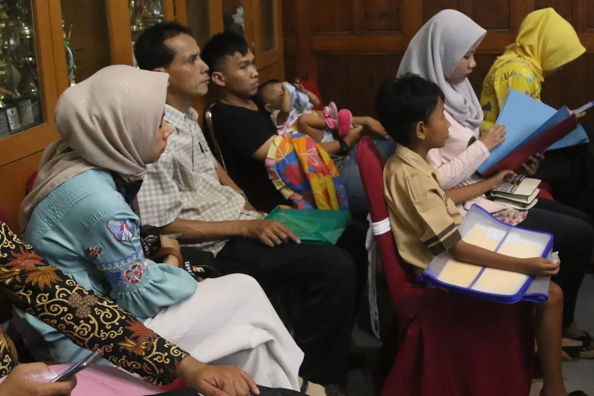 Posko Pelayanan PPDB Dipadati Warga