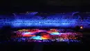 Para atlet tiba saat upacara penutupan Olimpiade Tokyo 2020 di Stadion Olimpiade, Tokyo, Jepang, Minggu (8/8/2021). Olimpiade Tokyo 2020 resmi ditutup. (AP Photo/Lee Jin-man)