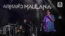 Aksi Armand Maulana saat tampil dalam festival musik Love Fest di Istora Senaya, Jakarta, Sabtu (22/2/2020). Dalam penampilannya mereka membawakan sejumlah lagu seperti Januari milik band Gigi, bawa aku pergi, dan sebelah mata. (Liputan6.com/Faizal Fanani)