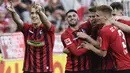 SC Freiburg mampu mengejutkan Liga Jerman karena belum terkalahkan hingga pekan ini. Berstatus sebagai klub yang tidak besar, Fireburg mampu menempati urutan keempat klasemen sementara dengan raihan 15 poin. Mereka mampu memenangi empat dari tujuh laga, selebihnya seri. (AFP/Thomas Kienzle)