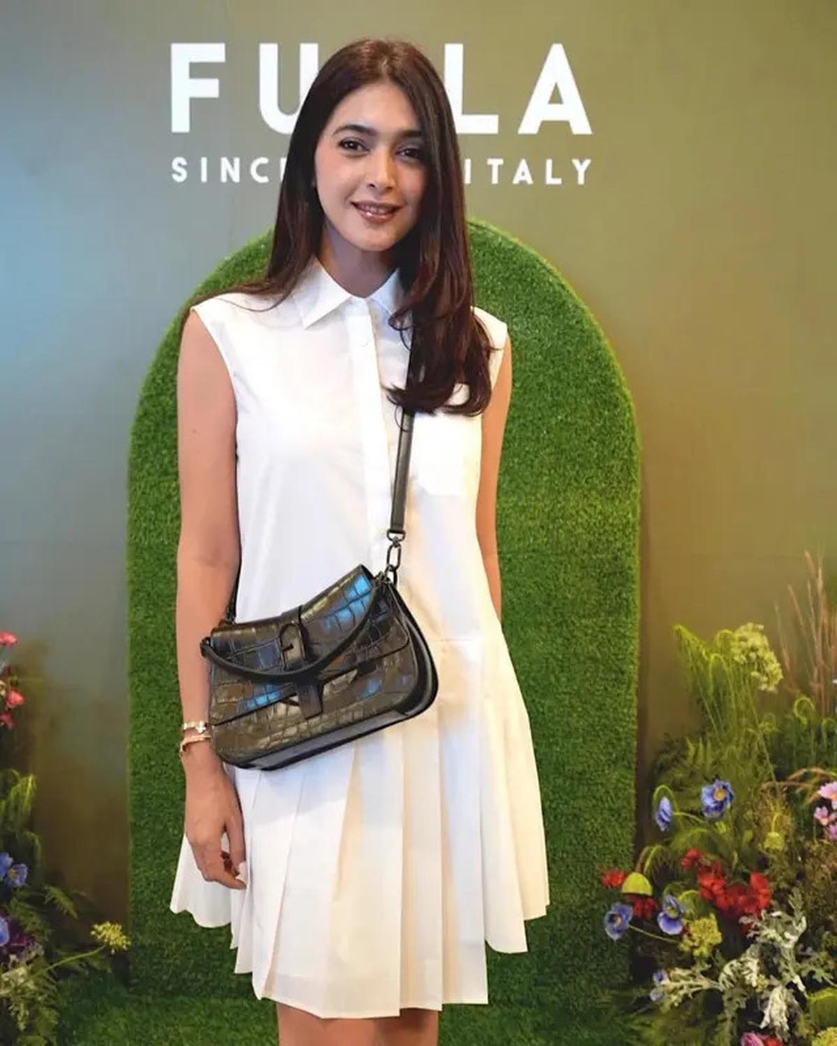 6 Potret Nabila Syakieb Pakai Dress, Anggun Alami Tanpa Operasi Plastik