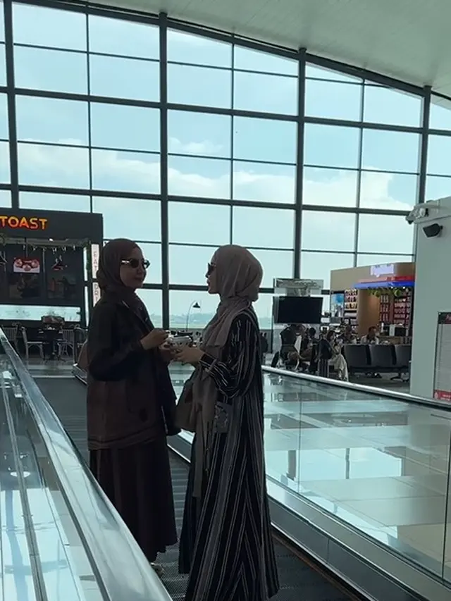 Shireen dan Zaskia Sungkar. [Foto: Instagram/zaskiasungkar15]