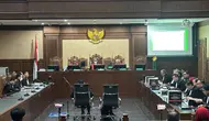 Hasto Kristiyanto membacakan nota pembelaan atau pleidoi dalam sidang kasus suap PAW anggota DPR RI Harun Masiku dan perkara perintangan penyidikan, Kamis (10/7/2025). (Liputan6.com/ Hasto Kristiyanto)