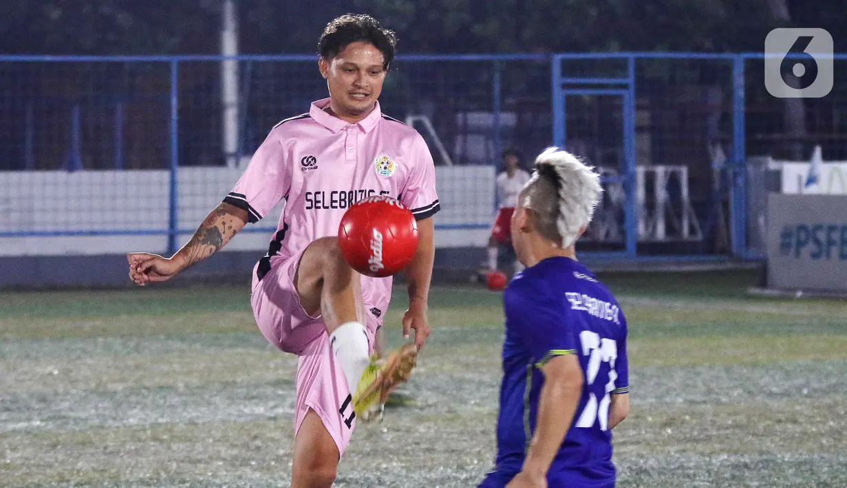 Sebagaimana diketahui, Schmeichel memang sudah beberapa hari menghabiskan waktu di Jakarta. Kehadirannya dimaksudkan untuk memenuhi ungangan Vidio selaku official brodcaster Premier League yang bertekad mendongkrak euforia Liga Inggris jelang bergulirnya kompetisi 2023/2024. (Liputan6.com/Herman Zakharia)